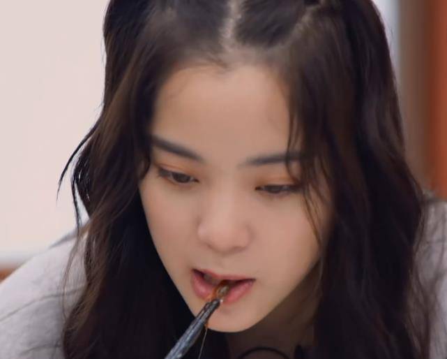 欧阳娜娜个人资料简介详细 2e92ac81c3644b97aea6b79a2b100619.jpeg