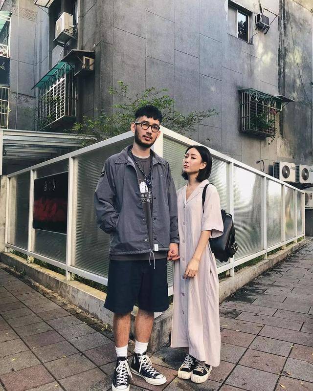 情侣|想要情侣装不土不俗，轻松学会3个技巧，成为朋友圈秋日模范穿搭