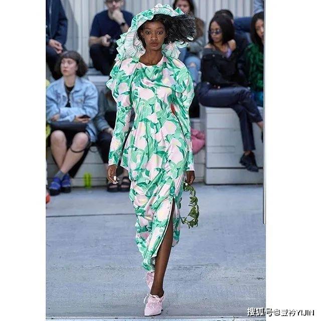 女性|新锐品牌yuhan wang国内首秀 | 极致的浪漫主义,拥抱女性的柔软力量