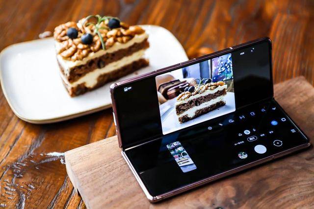 消息资讯|三星Galaxy Z Fold2 5G品鉴会：这折叠体验太“巴适”了