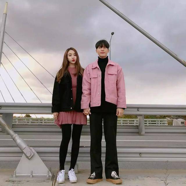 情侣|想要情侣装不土不俗，轻松学会3个技巧，成为朋友圈秋日模范穿搭