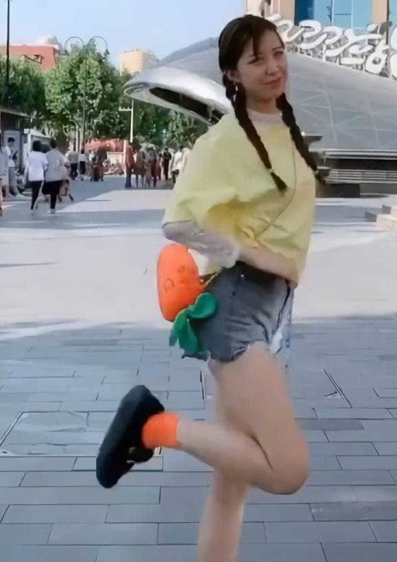 胡萝卜|放弃了船袜之后，“胡萝卜袜”成为首选，穿了就是街上最靓的妞！