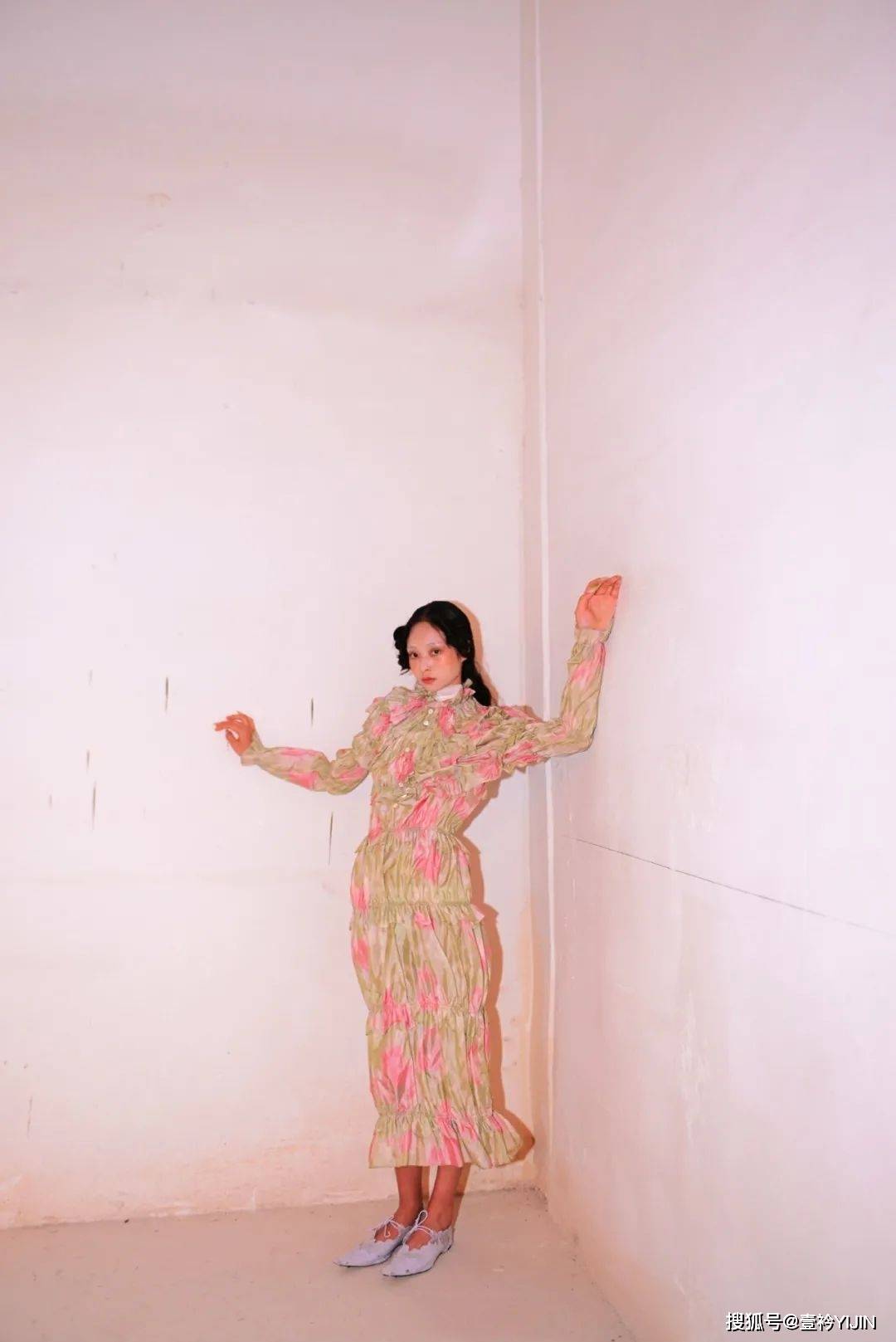 女性|新锐品牌yuhan wang国内首秀 | 极致的浪漫主义,拥抱女性的柔软力量