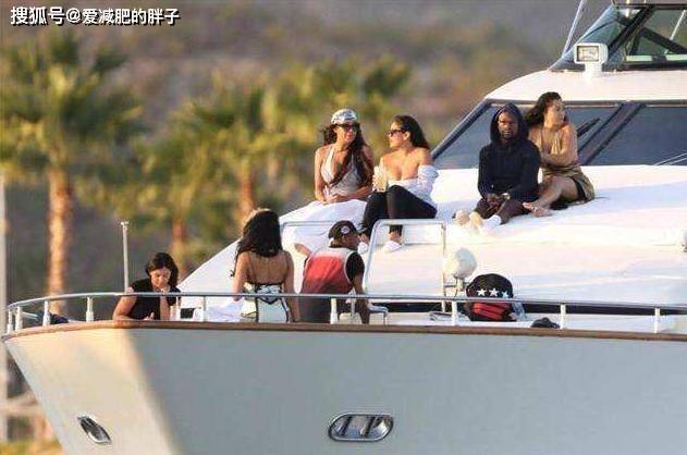 女友|都知道梅威瑟爱美女，拥有7位女友和平共处，相处的秘诀是什么？