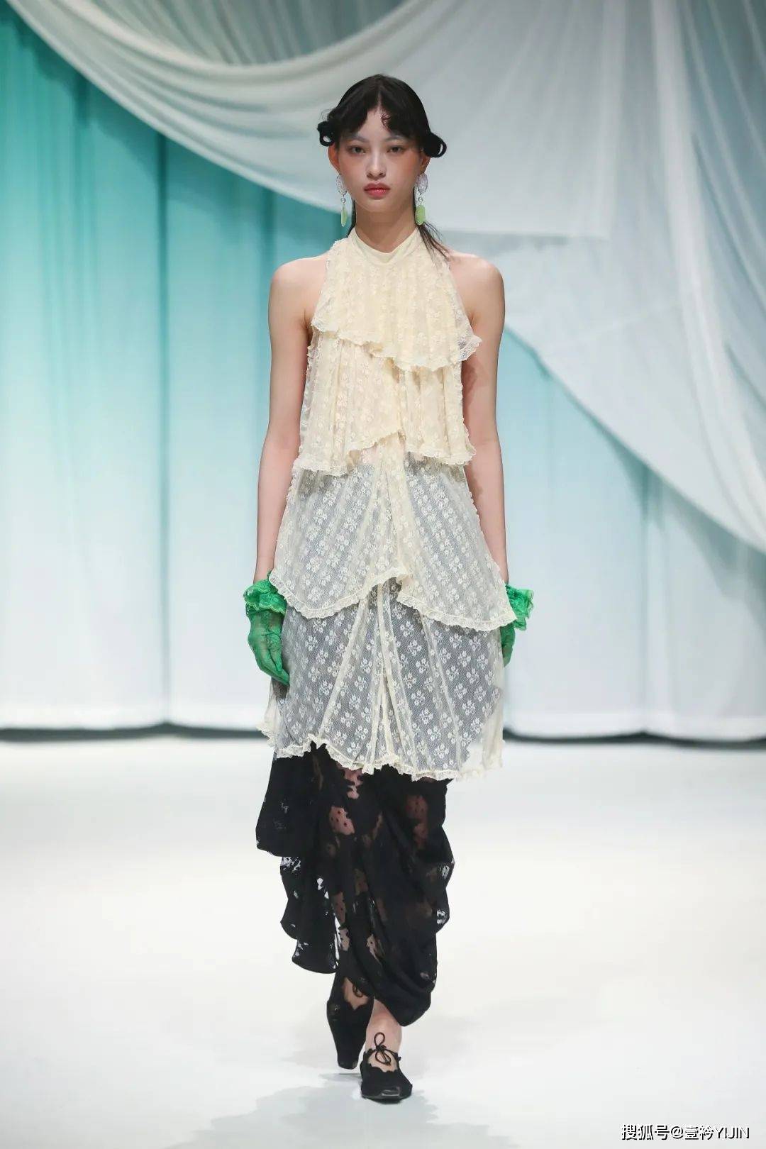 女性|新锐品牌yuhan wang国内首秀 | 极致的浪漫主义,拥抱女性的柔软力量