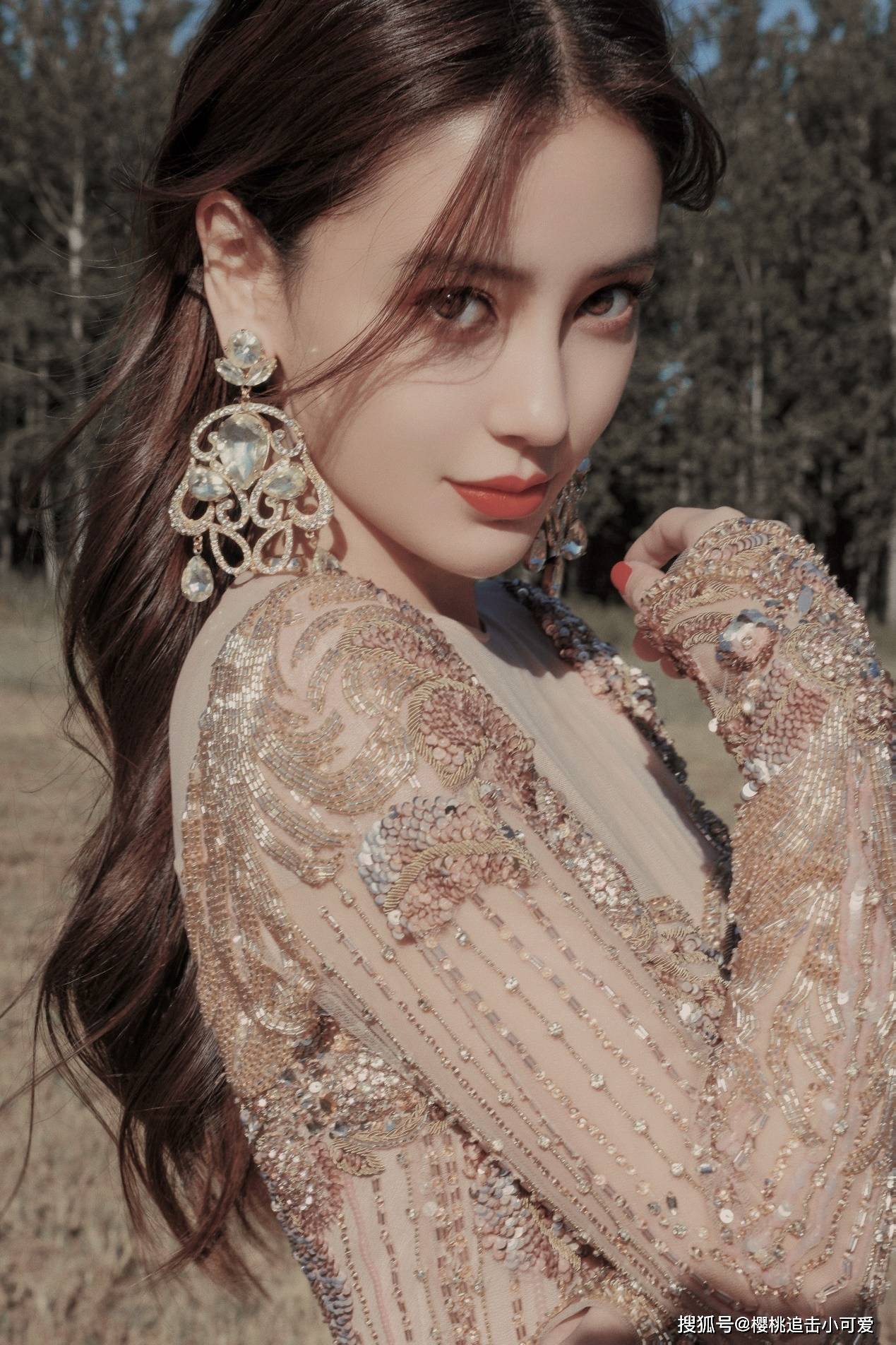 杨幂,angelababy,迪丽热巴等的魅惑眼神,你扛得住吗?