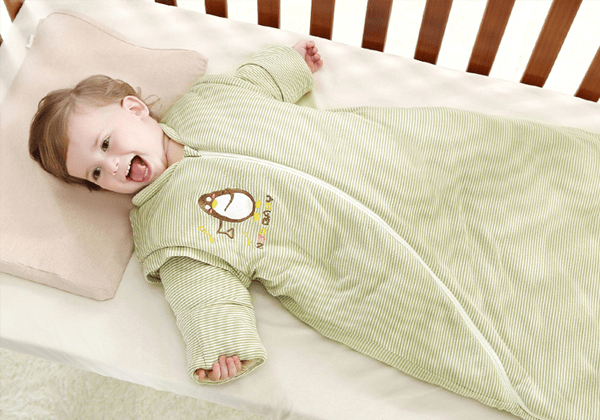 如何给新生儿穿衣盖被 758e2aa03f9c4eba860096b2f5efb671.png