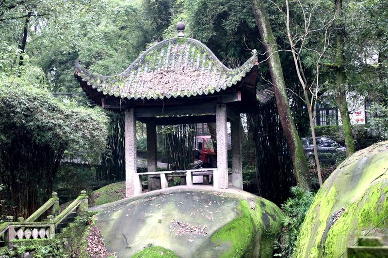 黑石山|一个具有独特的自然景观的风景区——黑石山