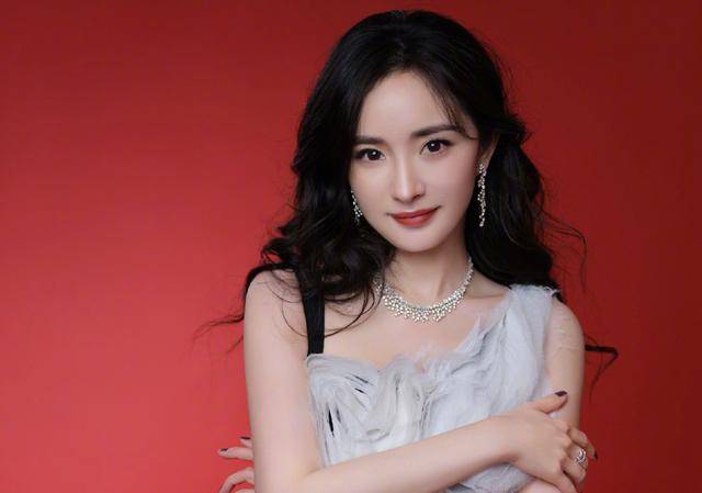 红能养人?范冰冰华鼎奖虽美却不如前 杨幂赵丽颖气场愈发强大