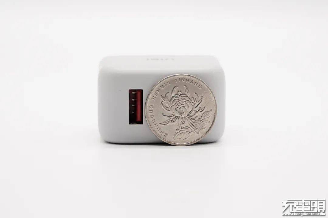 设计|拆解报告：UIBI柚比30W 1A1C氮化镓快充充电器