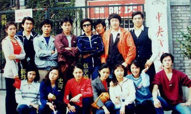 瘾君子贾宏声:伍宇娟为他下跪,周迅因他崩溃,43岁跳楼身亡