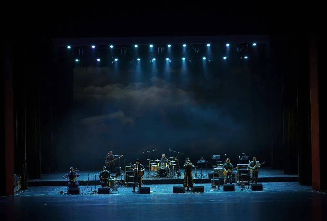 杭盖乐队 北归 保利剧院 杭盖与铜管|杭盖《北归》巡演下半程巡演呼和浩特站圆满落幕，精彩继续启程