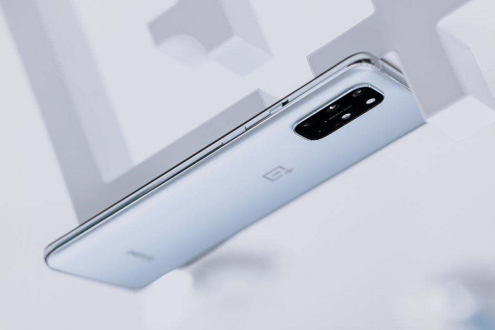 新机|一加 8T现场上手：屏幕超旗舰 3399元起真香