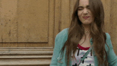 希尔薇|《艾米丽在巴黎》引热议,瘦小女主混搭被嘲,反被配角法式风反超