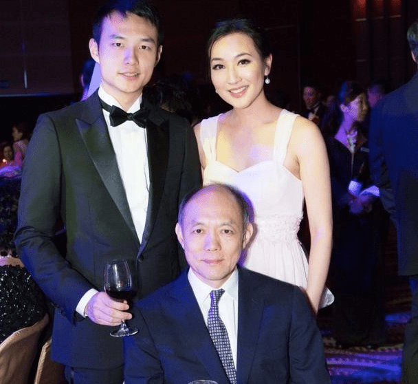 原创被霍英东严格教育,被马云认可的霍启文为何是霍家未来的继承人?