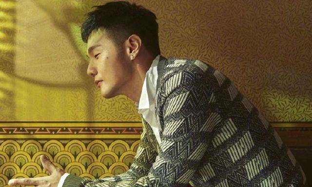 薛之谦歌曲排行榜_“歌曲收藏量破千万”榜单:薛之谦第一,周杰伦第二,蔡徐坤垫底