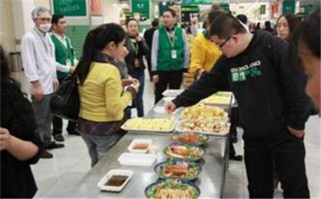 父母|孩子八岁前有这些“节俭”行为，将来容易没出息，父母不值得炫耀