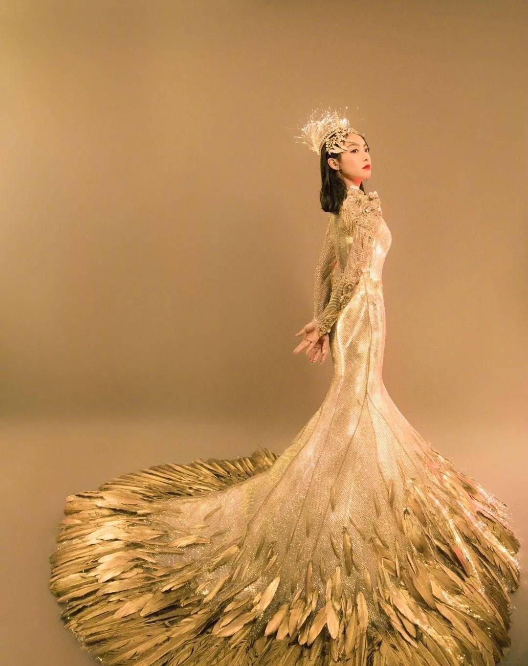 嫦娥|同样演仙女,神颜热巴被全网吐槽,她却成为美到上天的白月光?