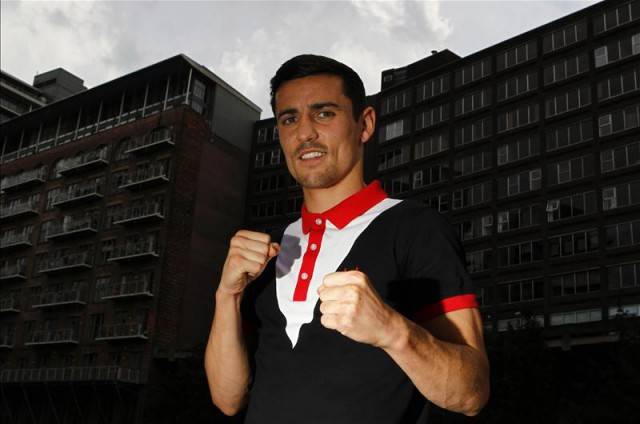 2020世界轻量级拳王_赛前预测!轻量级前世界拳王认为,洛佩兹是轻量级最