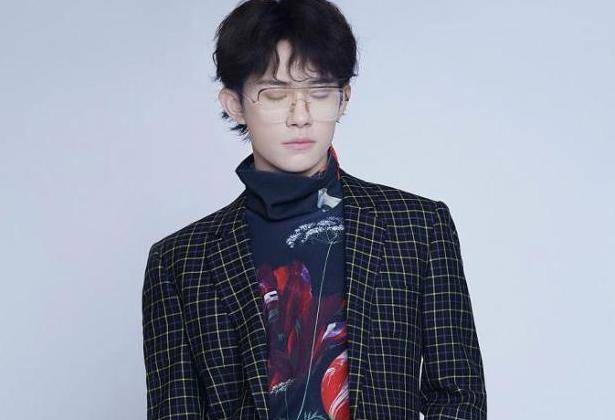 易烊千玺唱歌对比 4ed3b9fe6b0d480bb7b6bf80d114b9d1.jpeg