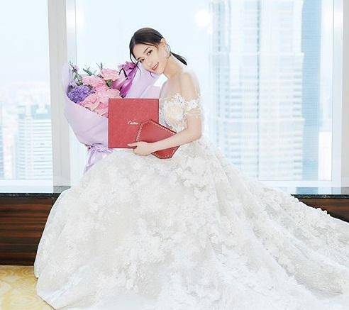 窦骁婚纱照_窦骁何超莲婚纱照(3)