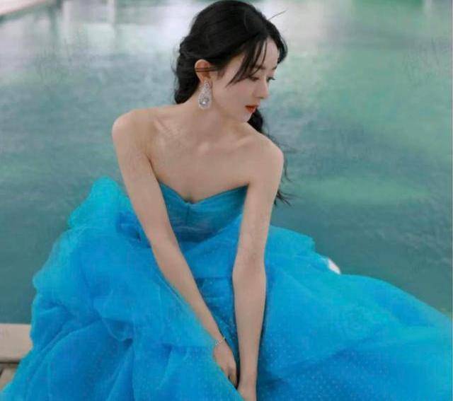 金鹰节颁奖现场：宋茜一脸不屑，王一博略显油