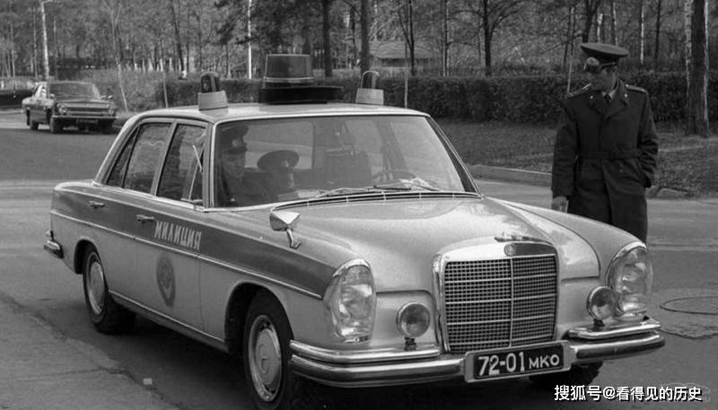 老照片 70年代苏联的奔驰警车 苏联挺有钱的_手机搜狐网