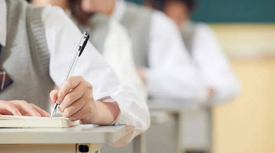 作文|1元智能改作文：老师难偷懒，机构恐亏本？