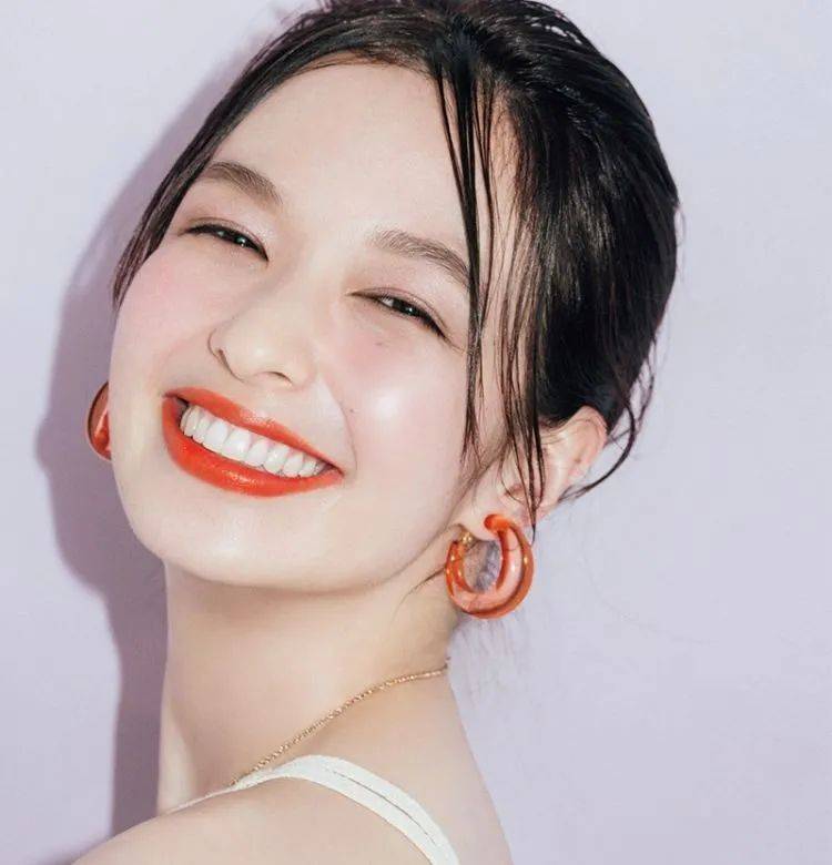 乔妹|39岁宋慧乔刷上日落腮红 一下年轻了10岁