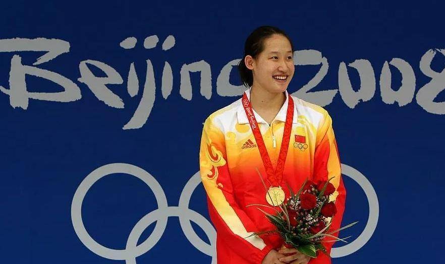 原创30岁蝶后刘子歌,嫁53岁教练,结婚3年儿女双全,现全家移民澳洲