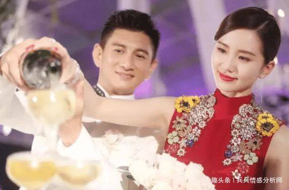 比吴奇隆大2岁丈母娘长啥样?看到照片 网友:这妈怎么叫?