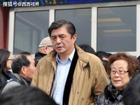 65岁男排教练汪嘉伟与女星离婚二婚娶将军女儿如今生活幸福