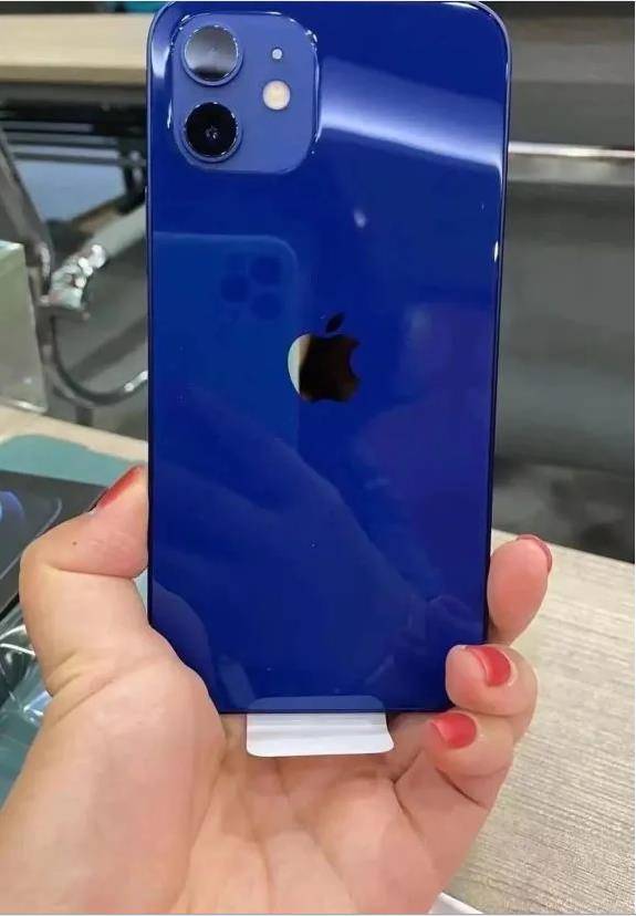 原创iphone12蓝色版本有多丑?网友拆箱后,纷纷表示要退单