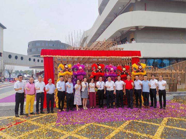 消息资讯|以南海教育为基石，用工匠精神打造的科技公司，德材教育为教育事业奉献光和热