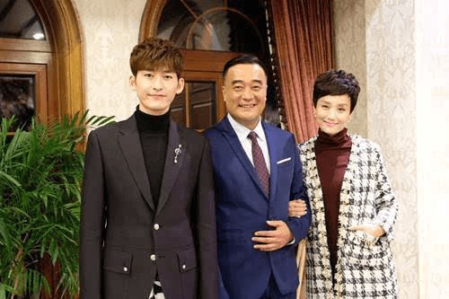 儿子是一线明星,女儿是奥运冠军,52岁的她才是人生赢家