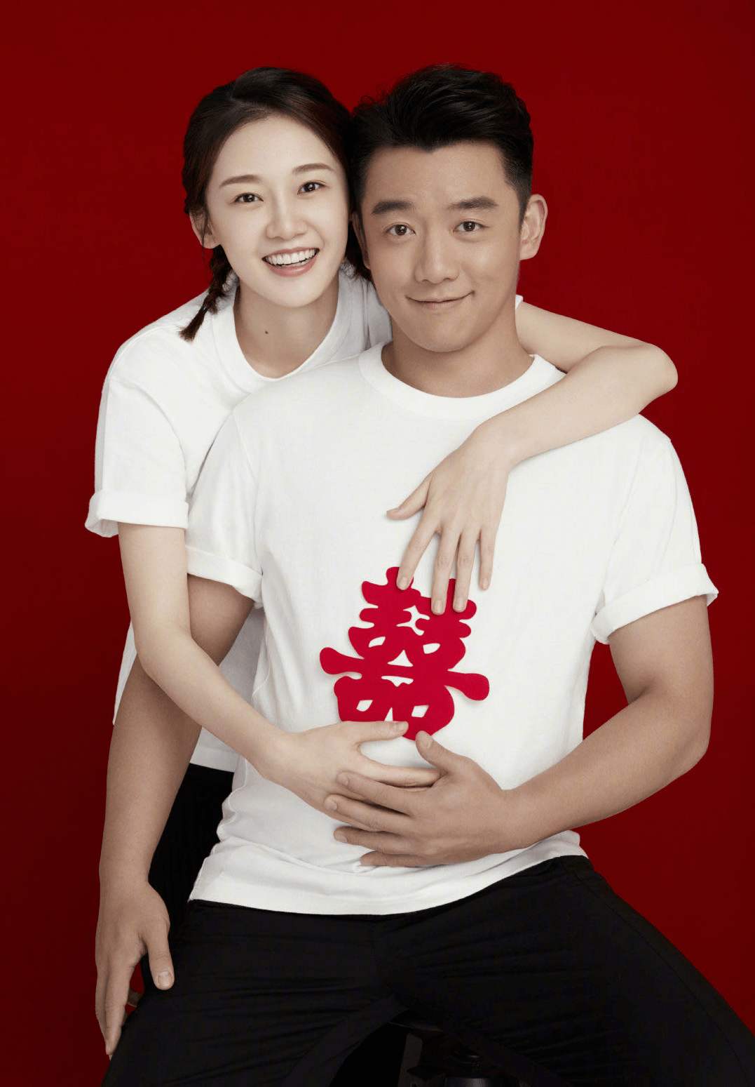 郑恺官宣得女! 风流情史不断,妻子孕期带女爱豆去夜店