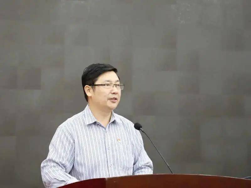 宝安中学迎来新掌门人