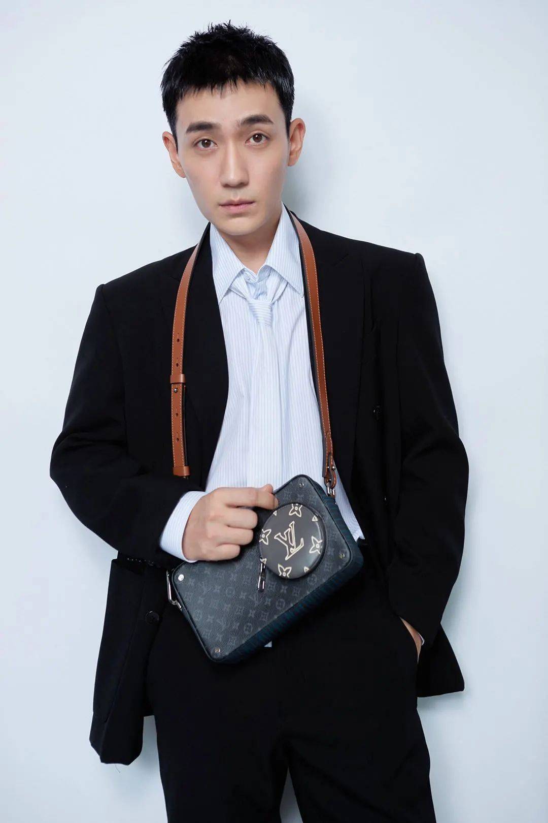 龙的|32岁的朱一龙，为什么老得这么快？