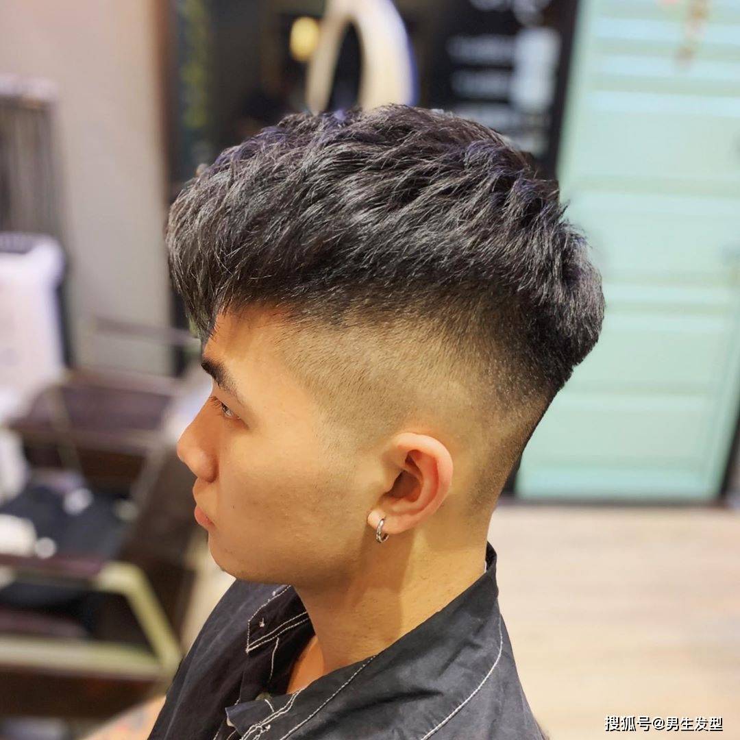 锅盖头|男生头发长了别留“锅盖头”，试试这3款潮流发型，剪完帅气有型