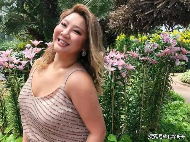 33岁郑欣宜近况曝光,如今用手机约会软件相亲