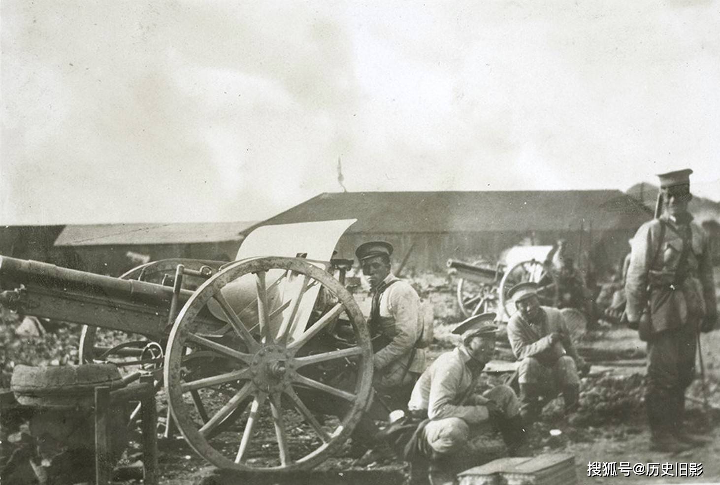1911年武昌起义中的清军旧照,清军占领汉口火车站