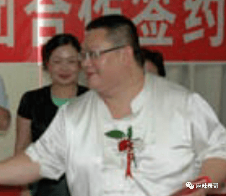 曲婉婷|爸妈老赖,周震南却戴60万手表,这是男版曲婉婷?