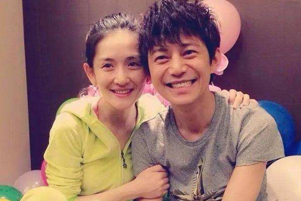 何炅谢娜最近关系是怎样 1ba2c6d119e6409196c70183bf3b1d0e.jpeg