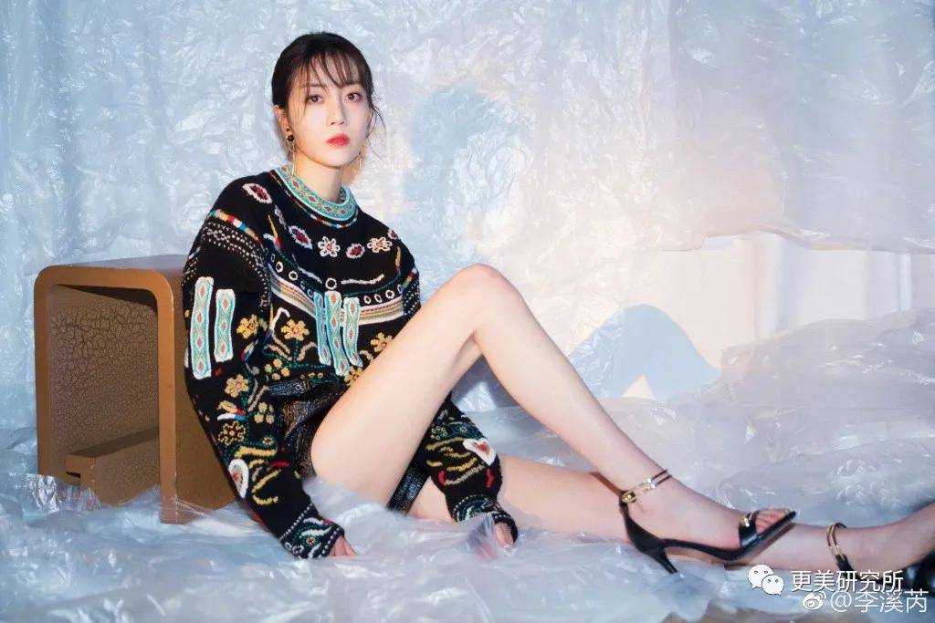 赵薇|艳压热巴，惹赵薇翻白眼，她还要翻几次车？