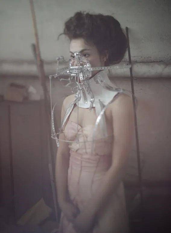 伤疤|收起你的廉价同情心，以疤痕为丑的时代即将结束，伤痕美学兴起！