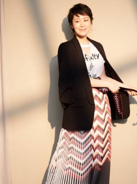 海清|海清长得一般，不料衣品却美炸了，想减龄的女人都可以学学！