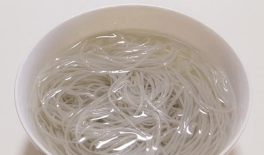 粉条怎么泡才可以直接食用 1e07a5f369d54765a08f16ddaec94e23.png