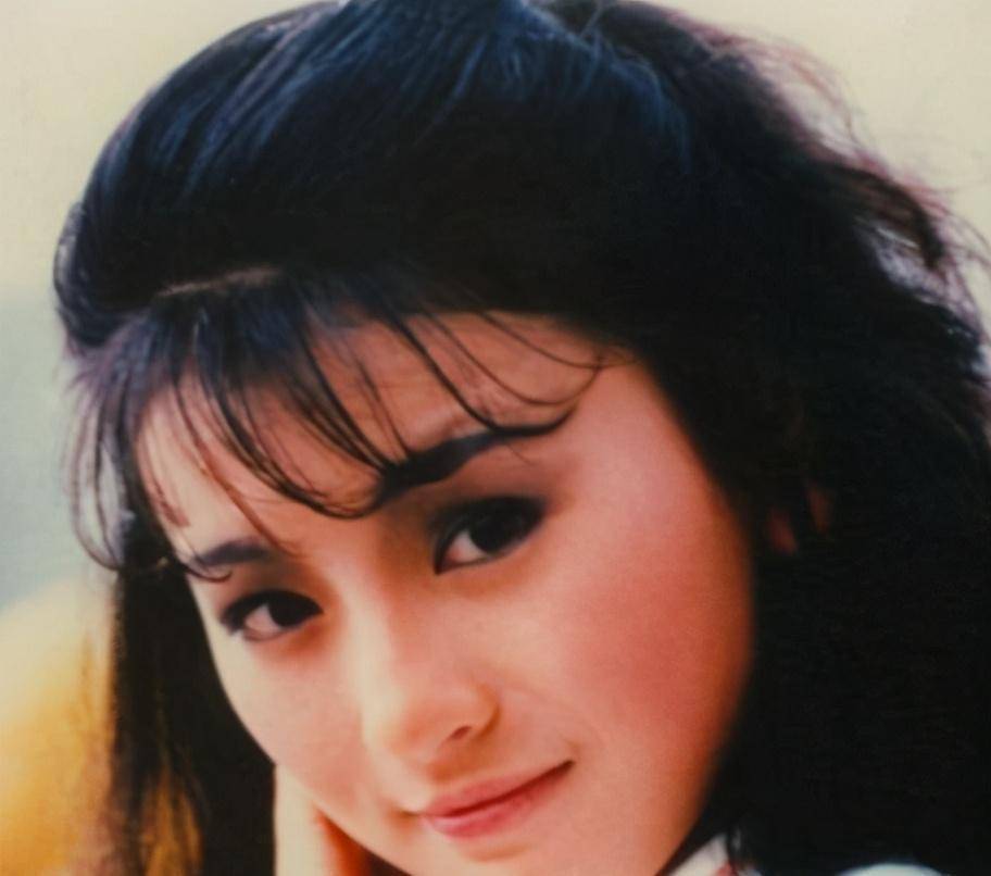 李赛凤是香港著名武打女星,被老公曝光出轨干儿子,如今怎样了?