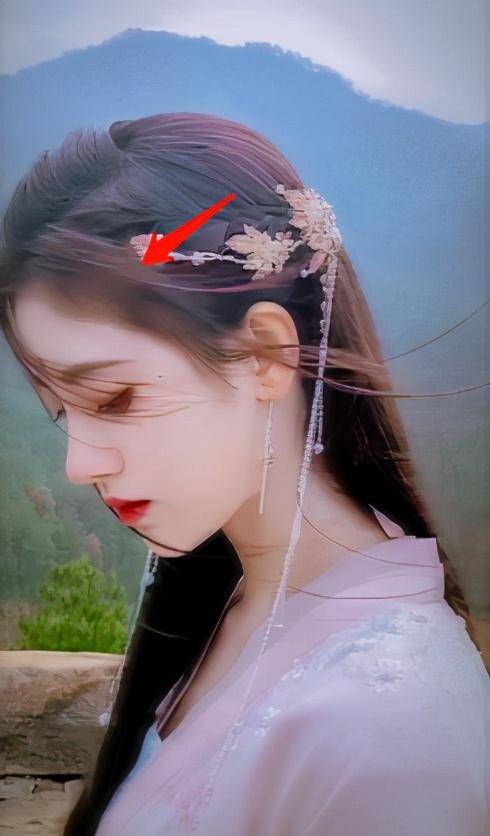 蒋梦婕|女明星为了发际线有多拼？蒋梦婕戴假发片，鞠婧祎糊了满脑袋粉