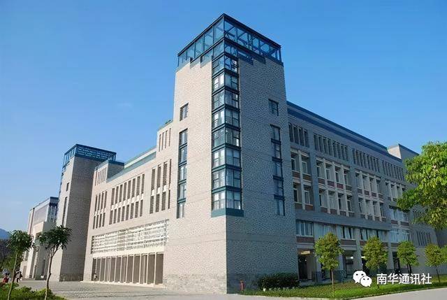 学校校园风光 广东南华工商职业学院 共有 三个校区 天河校区,黄乙